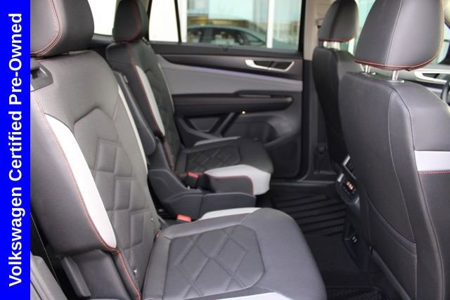 Used 2025 Volkswagen Atlas Peak Edition SE AWD/4WD image 24