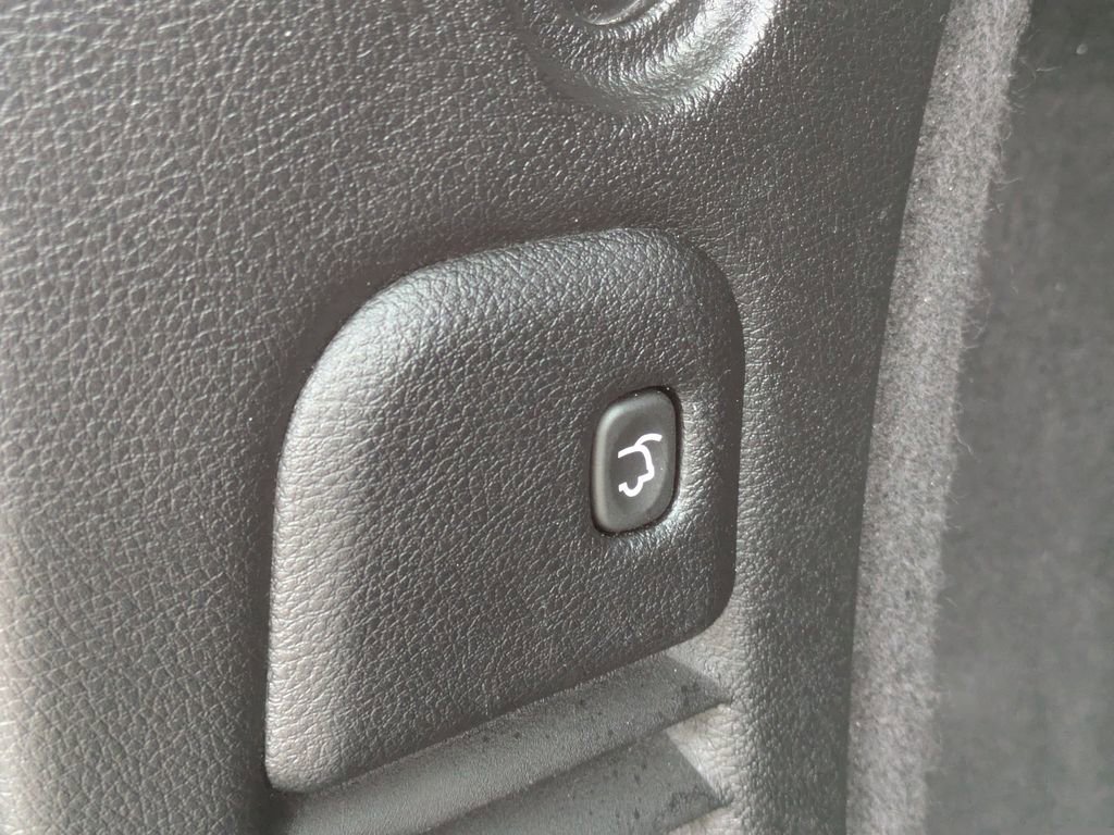 Used 2023 Dodge Durango GT image 15