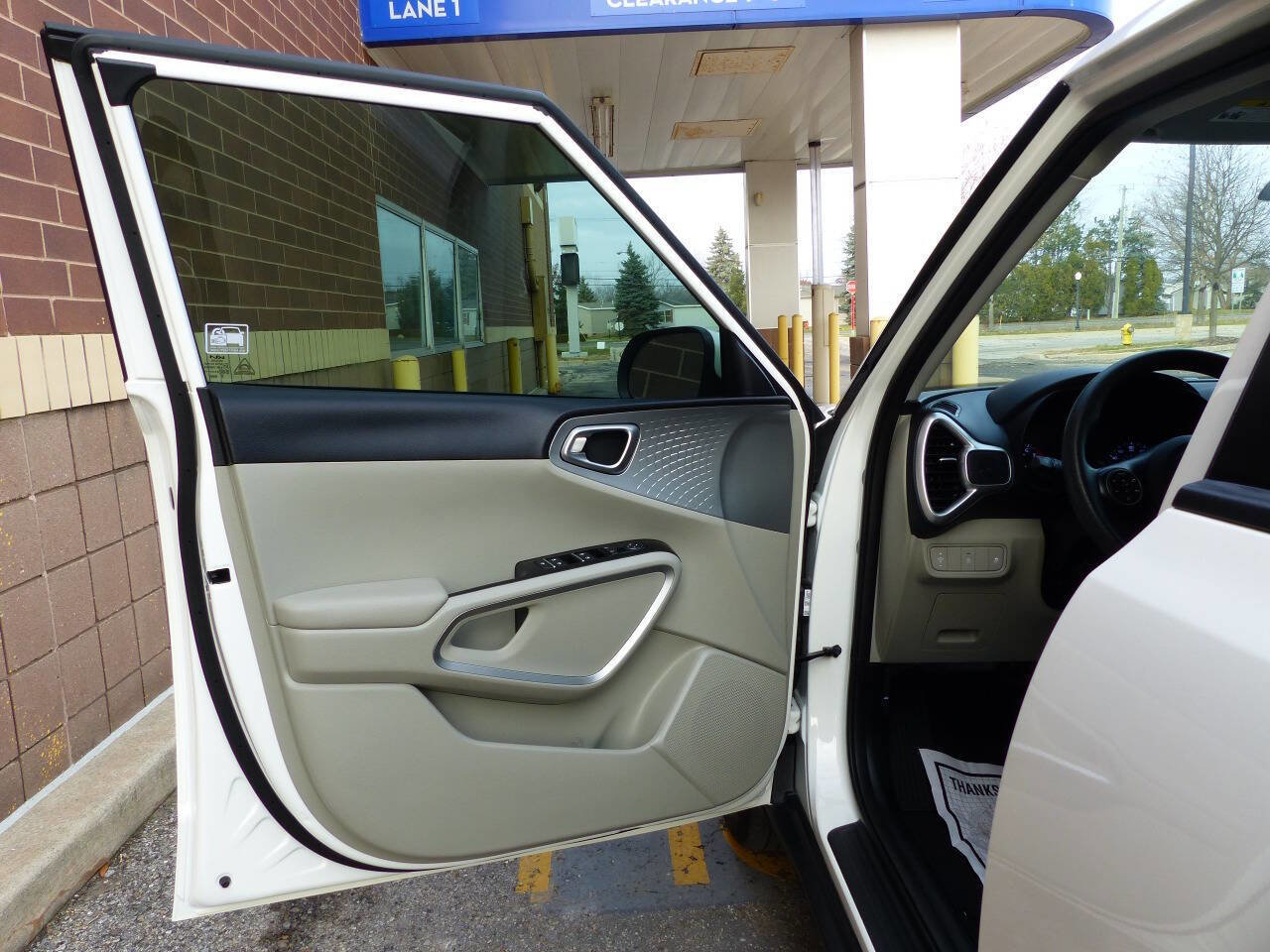 Used 2022 Kia Soul LX FWD image 15