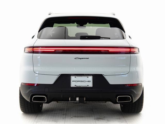 Certified 2025 Porsche Cayenne AWD/4WD image 34