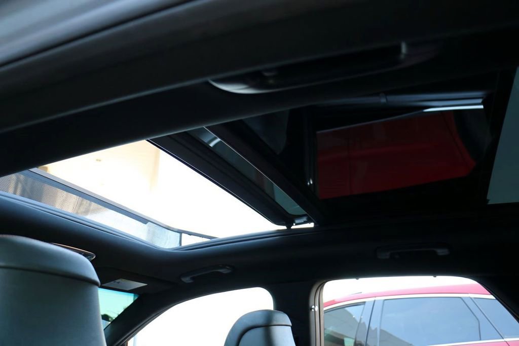 Used 2023 Genesis GV70 2.5T w/ Advanced Package image 24