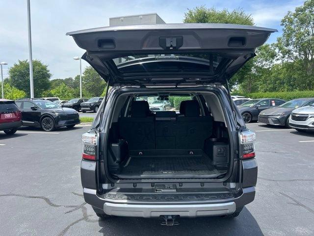 Used 2019 Toyota 4Runner TRD Off-Road AWD/4WD image 9