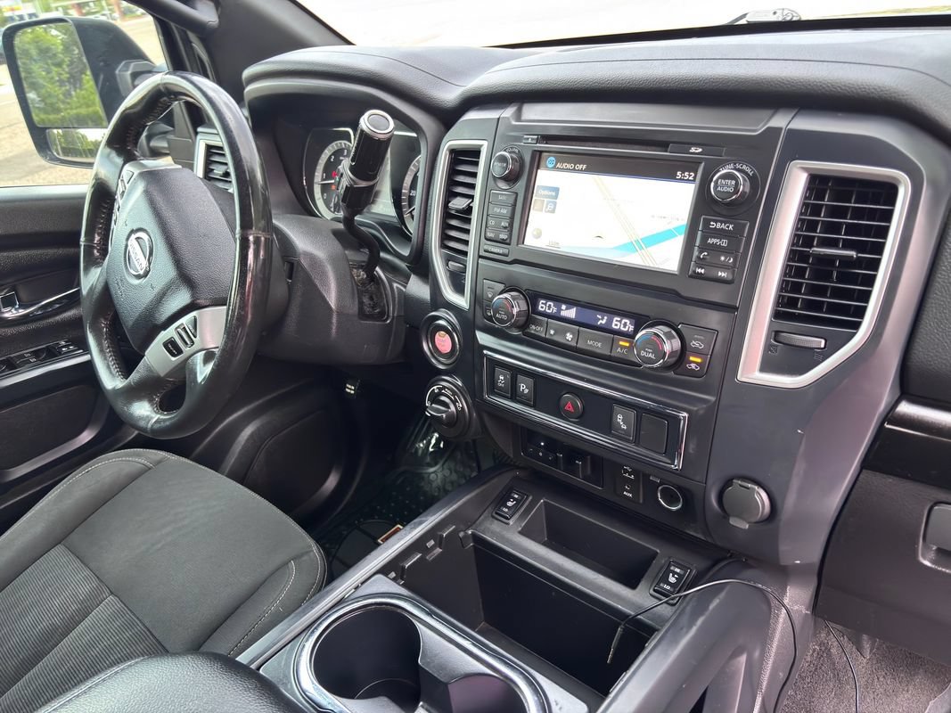Used 2018 Nissan Titan SV w/ SV Convenience Package AWD/4WD image 32