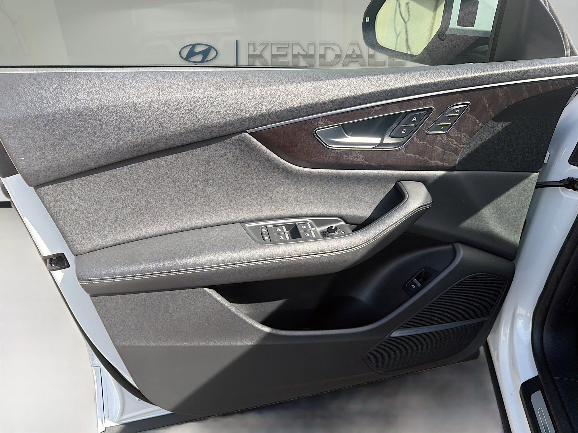 Used 2023 Audi Q8 Prestige image 18