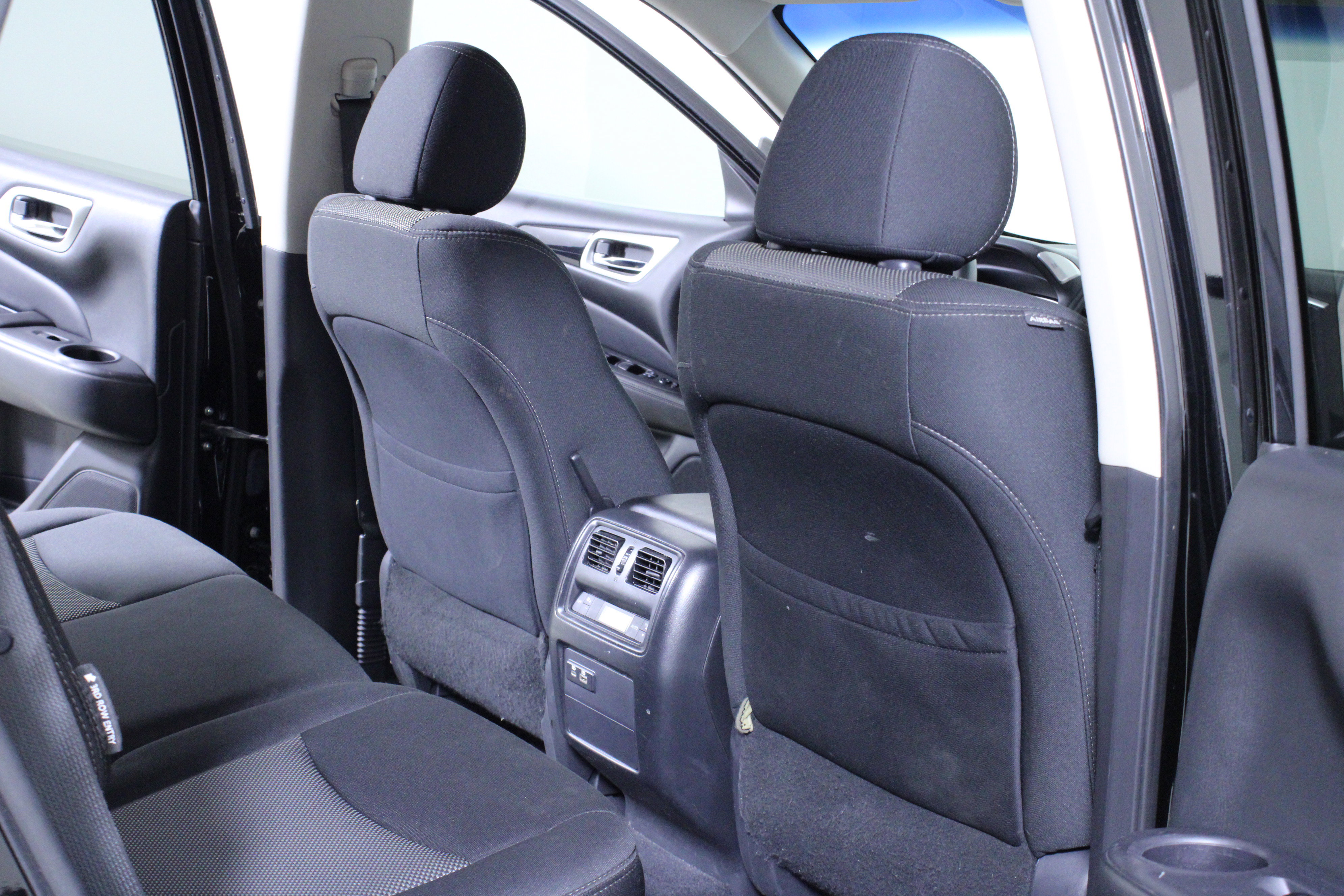 Used 2020 Nissan Pathfinder S image 12