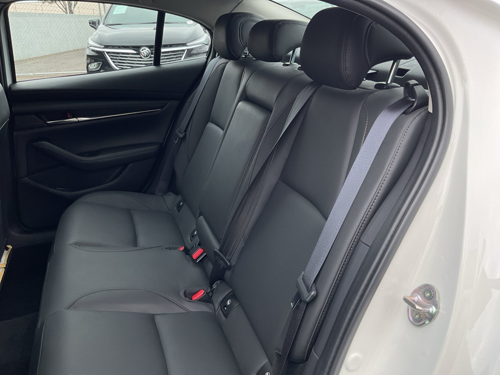 Used 2023 MAZDA MAZDA3 s FWD image 19