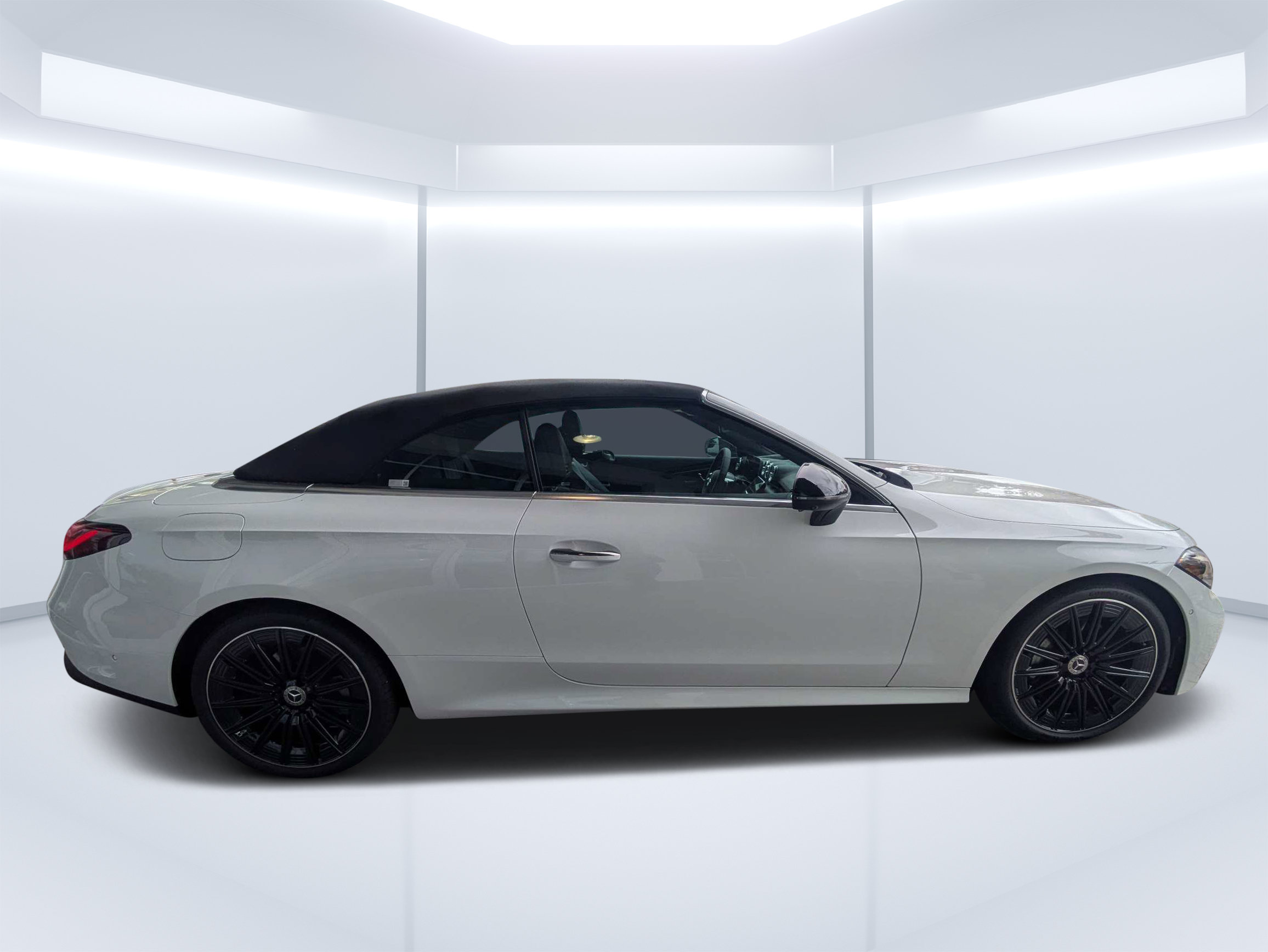 New 2027 Mercedes-Benz CLE 450 4MATIC Cabriolet image 2