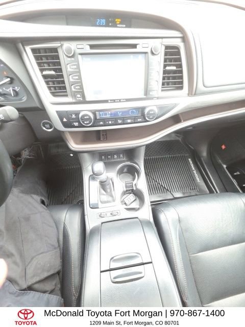 Used 2017 Toyota Highlander Limited Platinum image 10