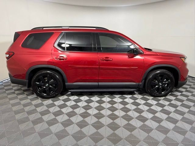 Used 2025 Honda Pilot Black Edition image 7