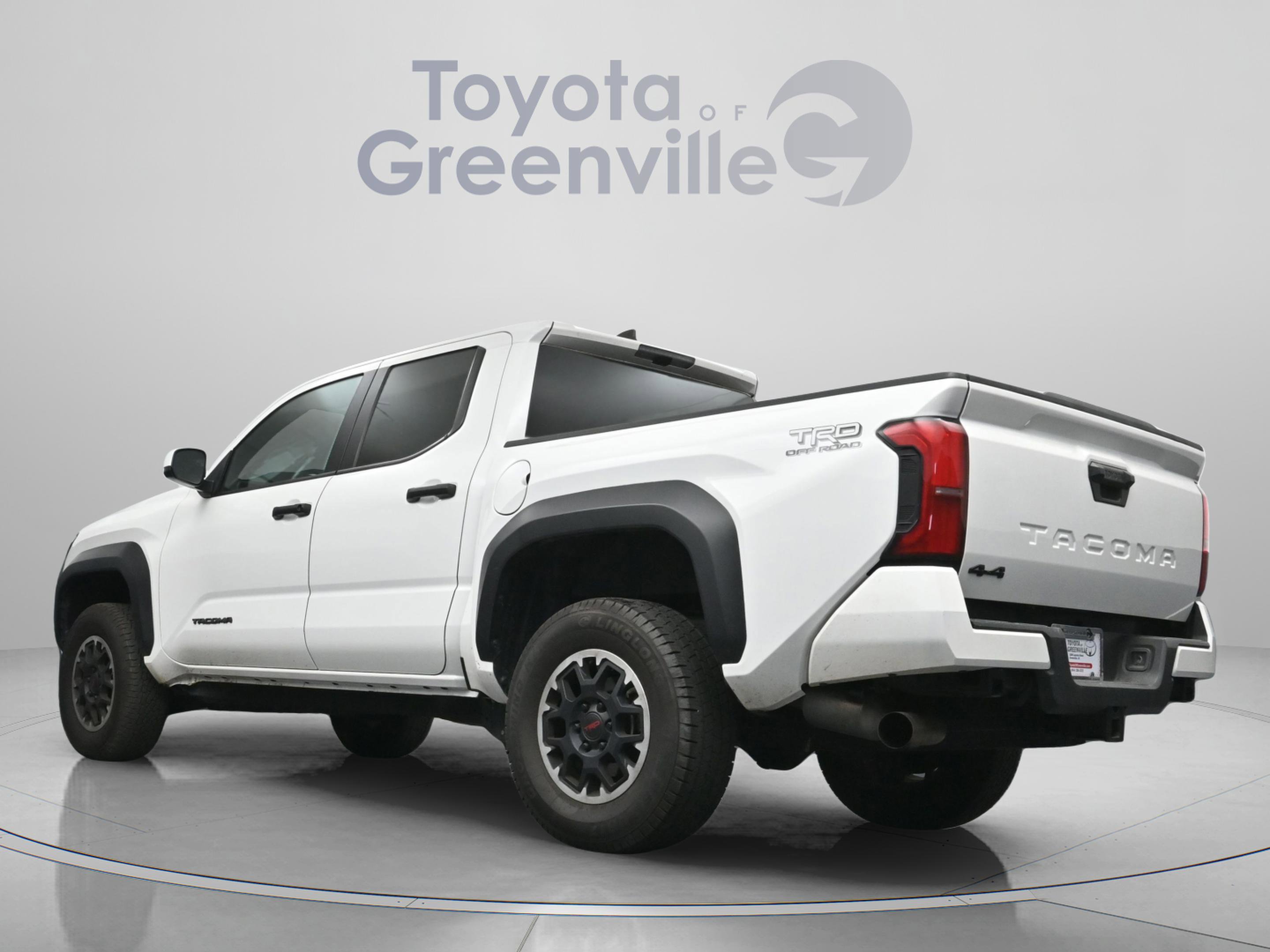 Certified 2024 Toyota Tacoma TRD Off-Road AWD/4WD image 10