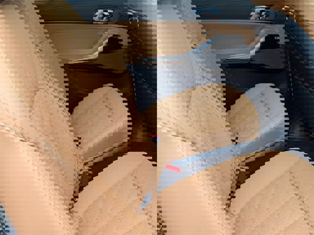 New 2025 BMW X7 xDrive40i w/ Premium Package image 27