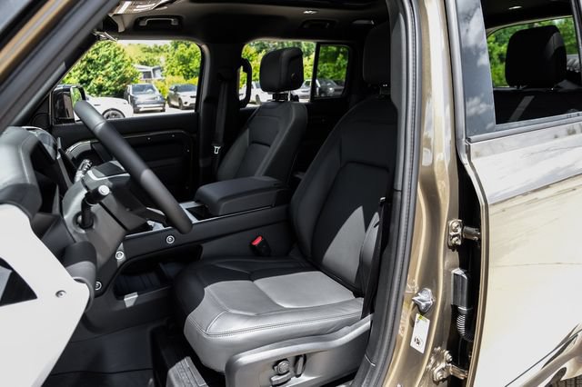 New 2026 Land Rover Defender 110 X-Dynamic SE AWD/4WD image 40