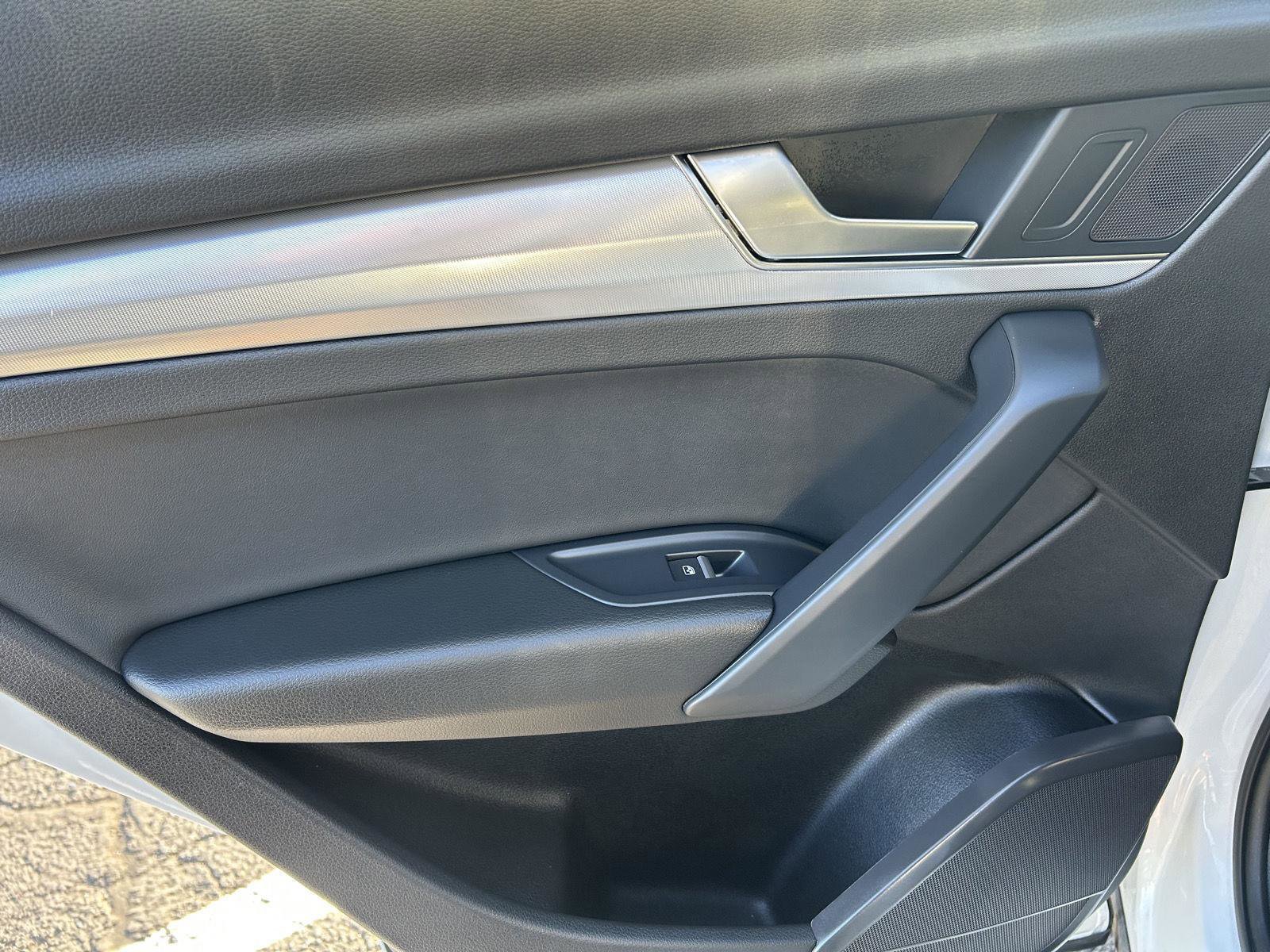 Used 2024 Audi Q5 2.0T Premium image 17