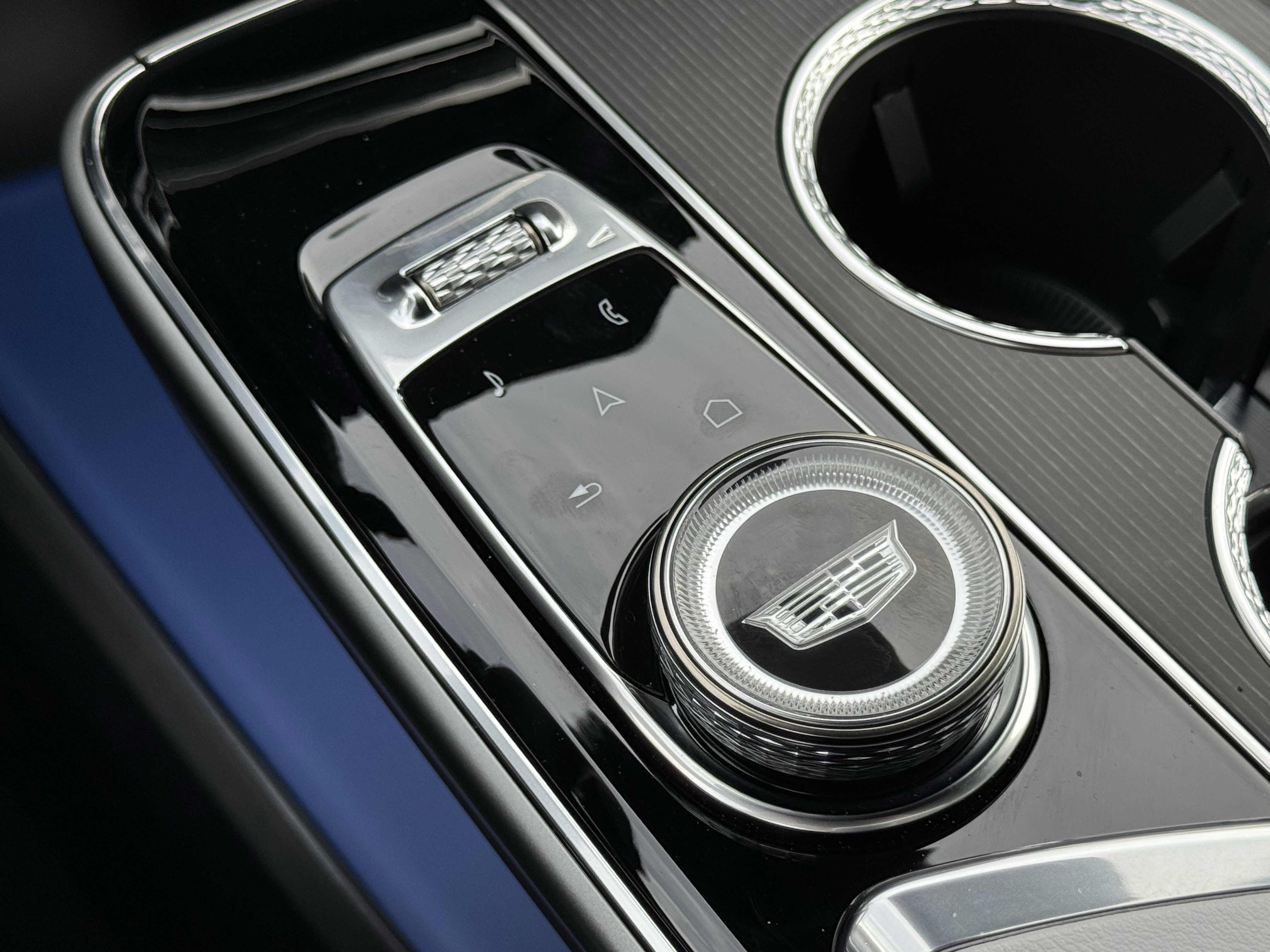 Used 2024 Cadillac Lyriq Luxury AWD/4WD image 28