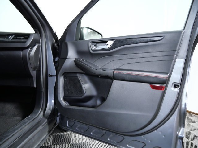 Certified 2025 Ford Escape ST-Line AWD/4WD image 8