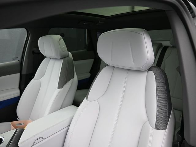 New 2025 Cadillac Optiq Luxury 1 w/ LPO, Floor Liner Package image 21