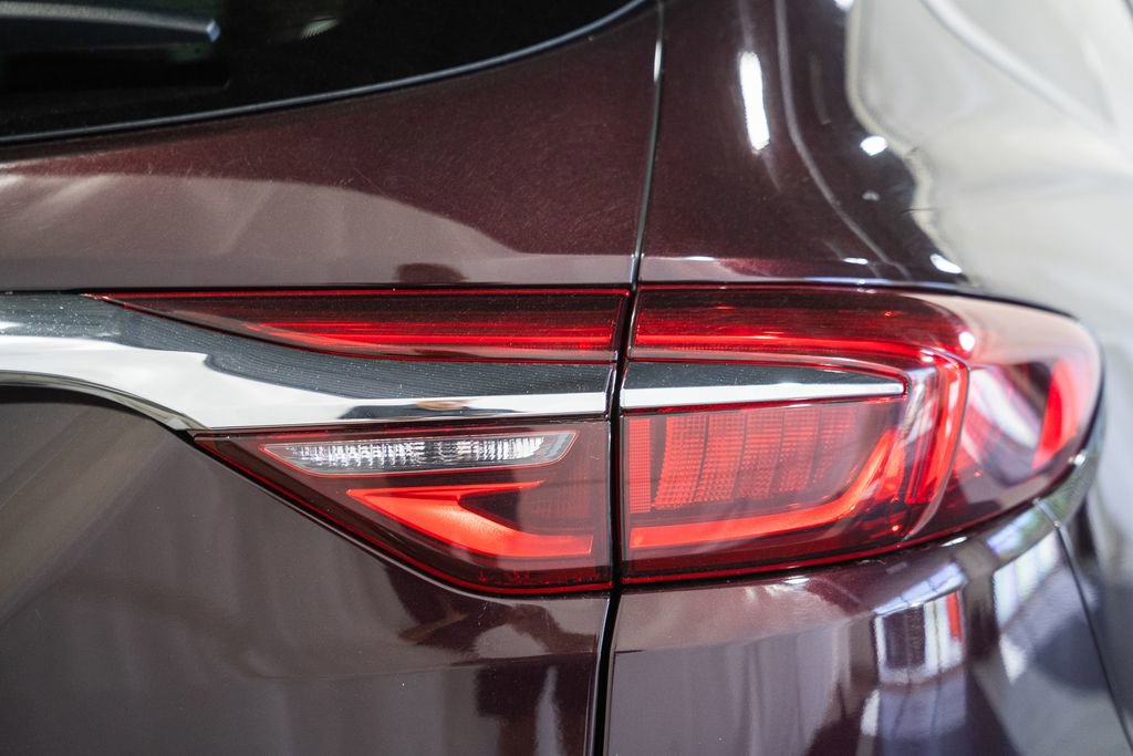 Used 2019 Buick Enclave Premium AWD/4WD image 6