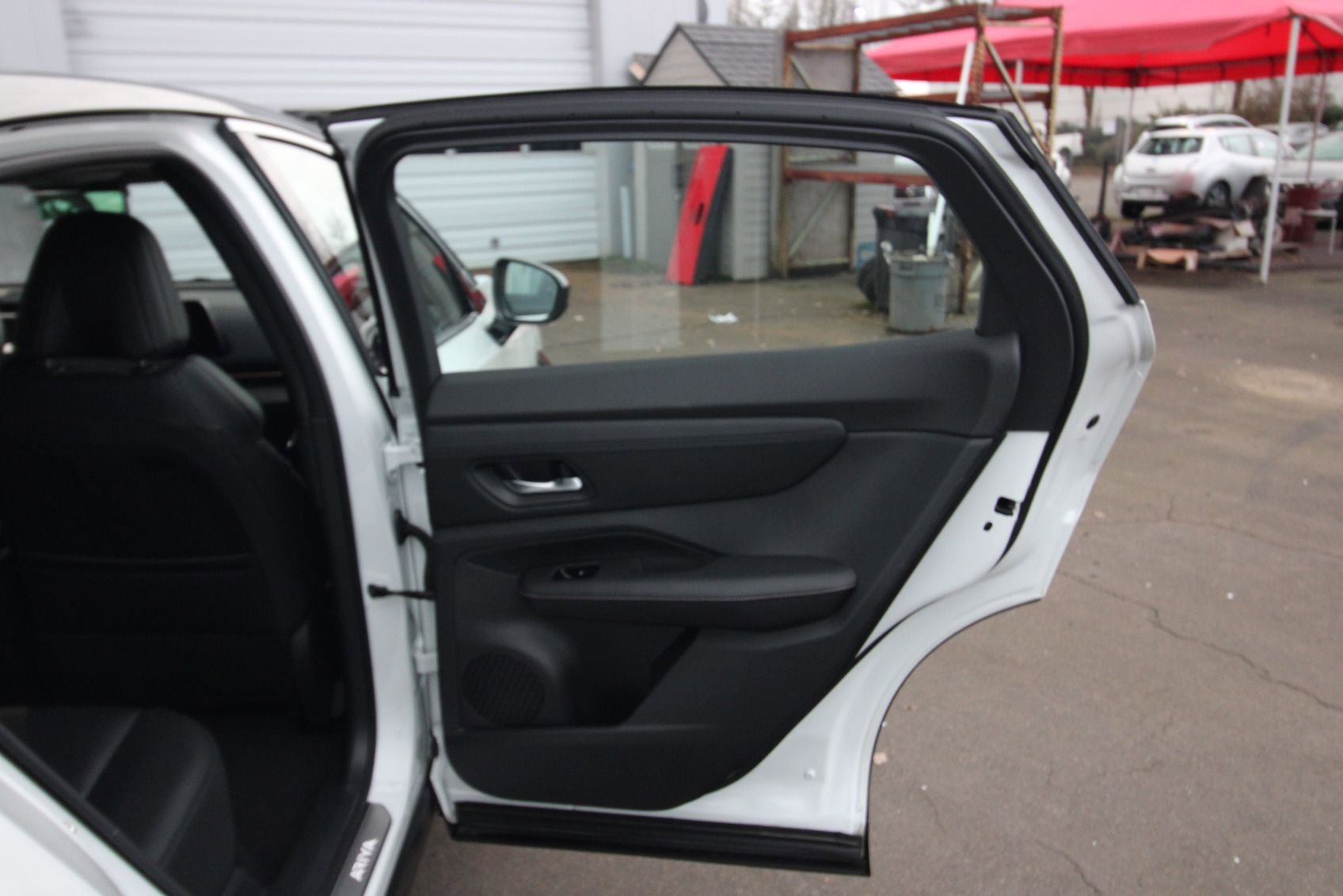 Used 2023 Nissan Ariya FWD image 23