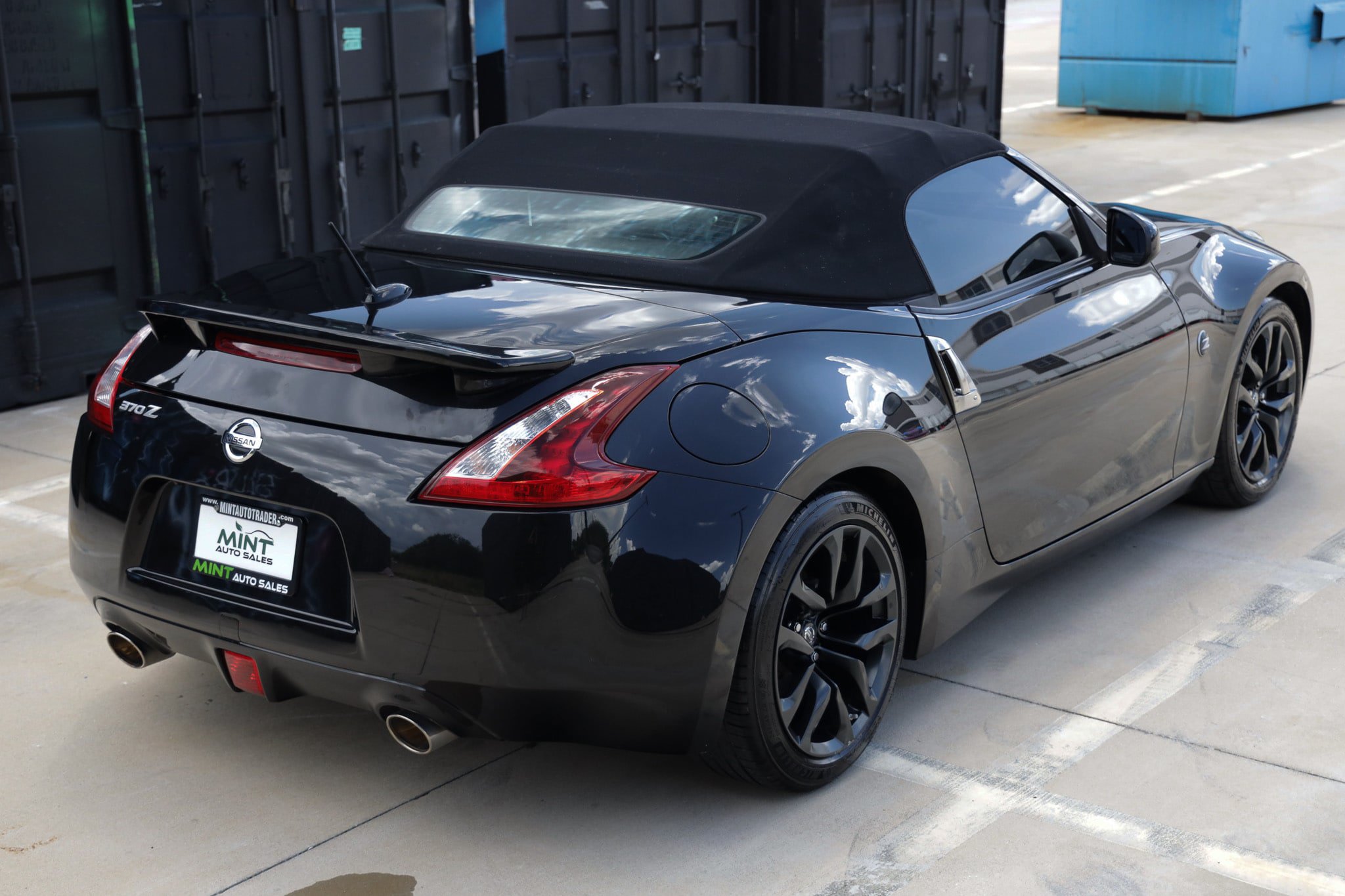 Used 2019 Nissan 370Z Touring RWD image 15