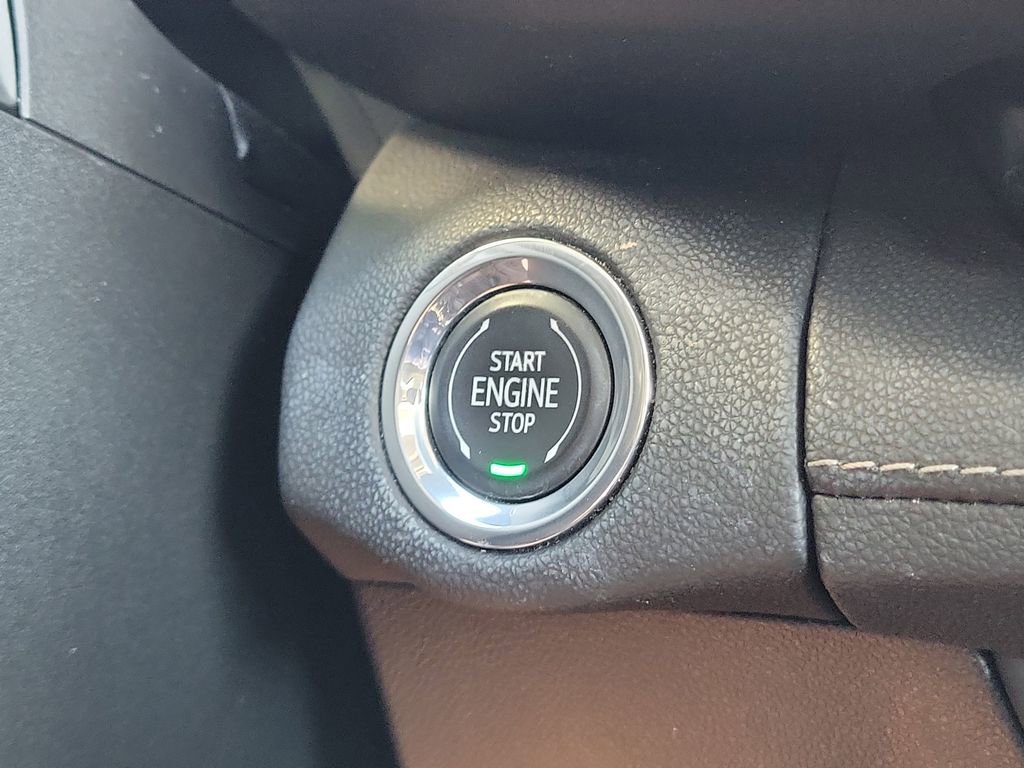 Used 2023 Buick Envision Essence w/ Sport Touring Package image 29