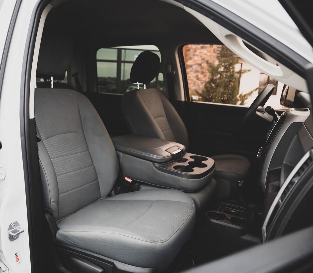 Used 2018 RAM 2500 Tradesman w/ Chrome Appearance Group image 30