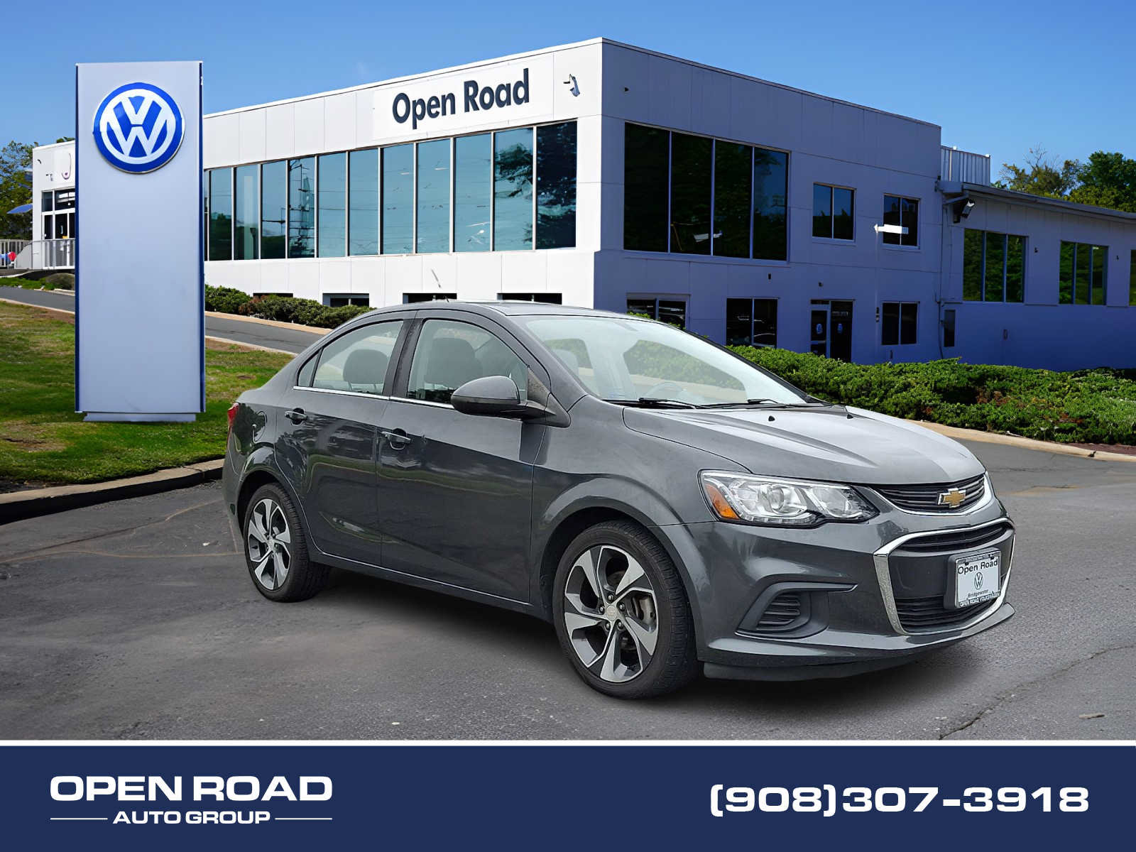 Used 2018 Chevrolet Sonic Premier FWD image 1
