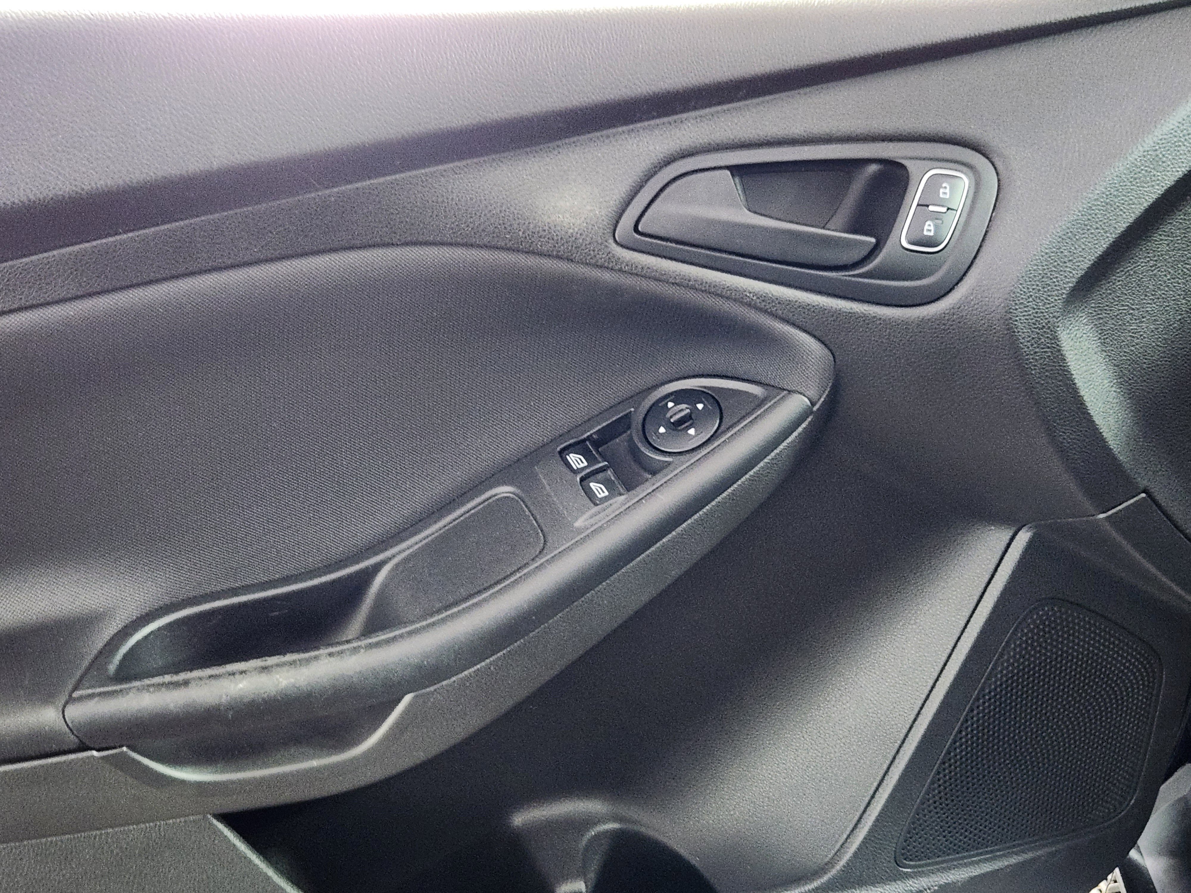 Certified 2017 Ford Focus S image 15