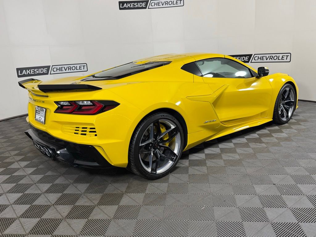 Used 2026 Chevrolet Corvette Z06 w/ Chrome Exterior Badge Package image 8