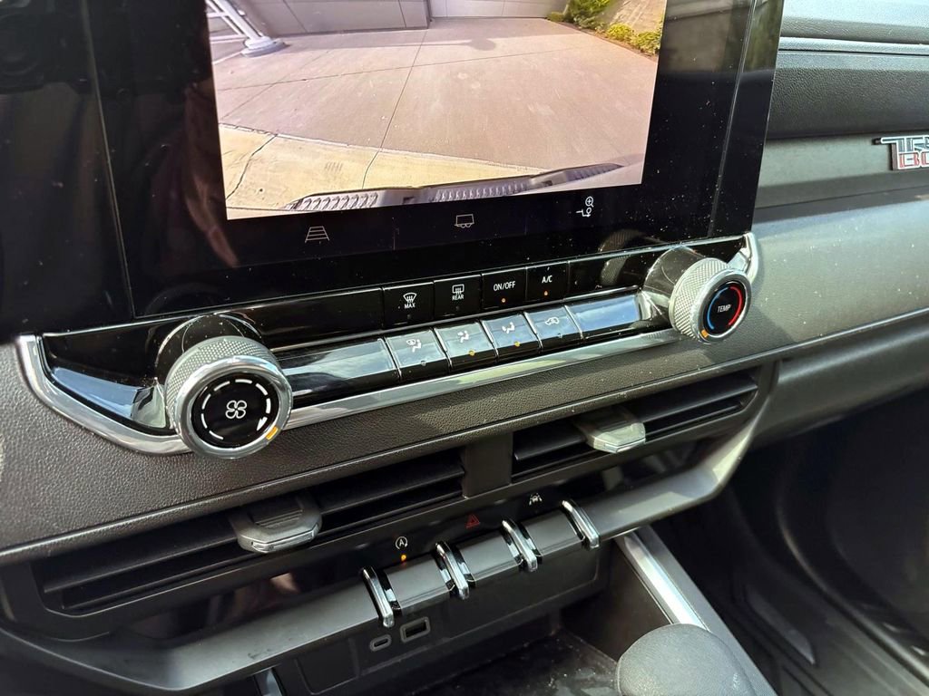 Used 2024 Chevrolet Colorado Trail Boss w/ Advanced Trailering Package image 21