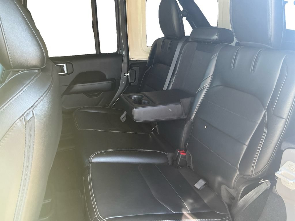 Used 2022 Jeep Wrangler Unlimited Sahara w/ Cold Weather Group AWD/4WD image 23