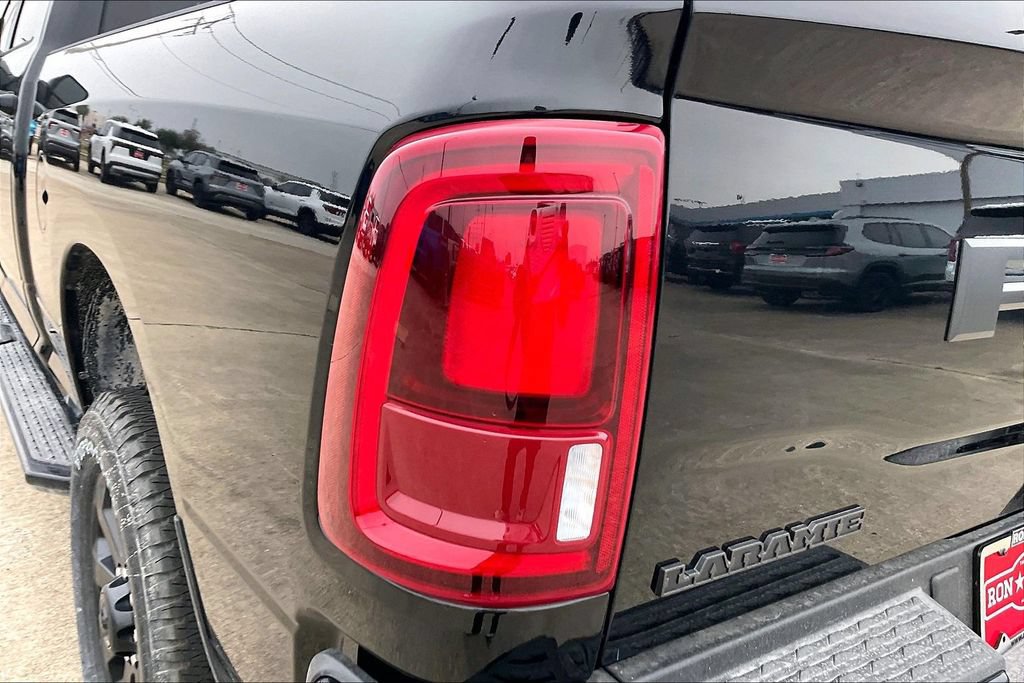 New 2026 RAM 2500 Laramie AWD/4WD image 12