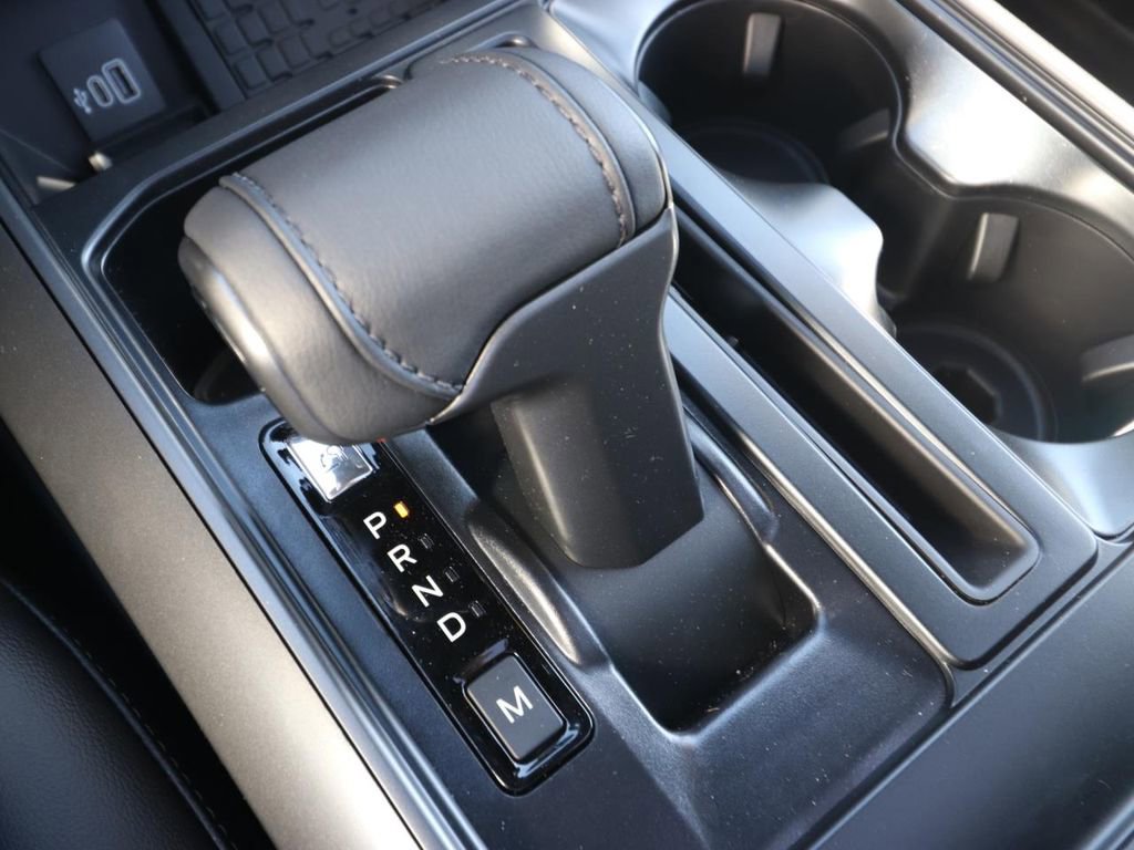 New 2026 Ford F150 Lariat w/ Equipment Group 502A High image 22