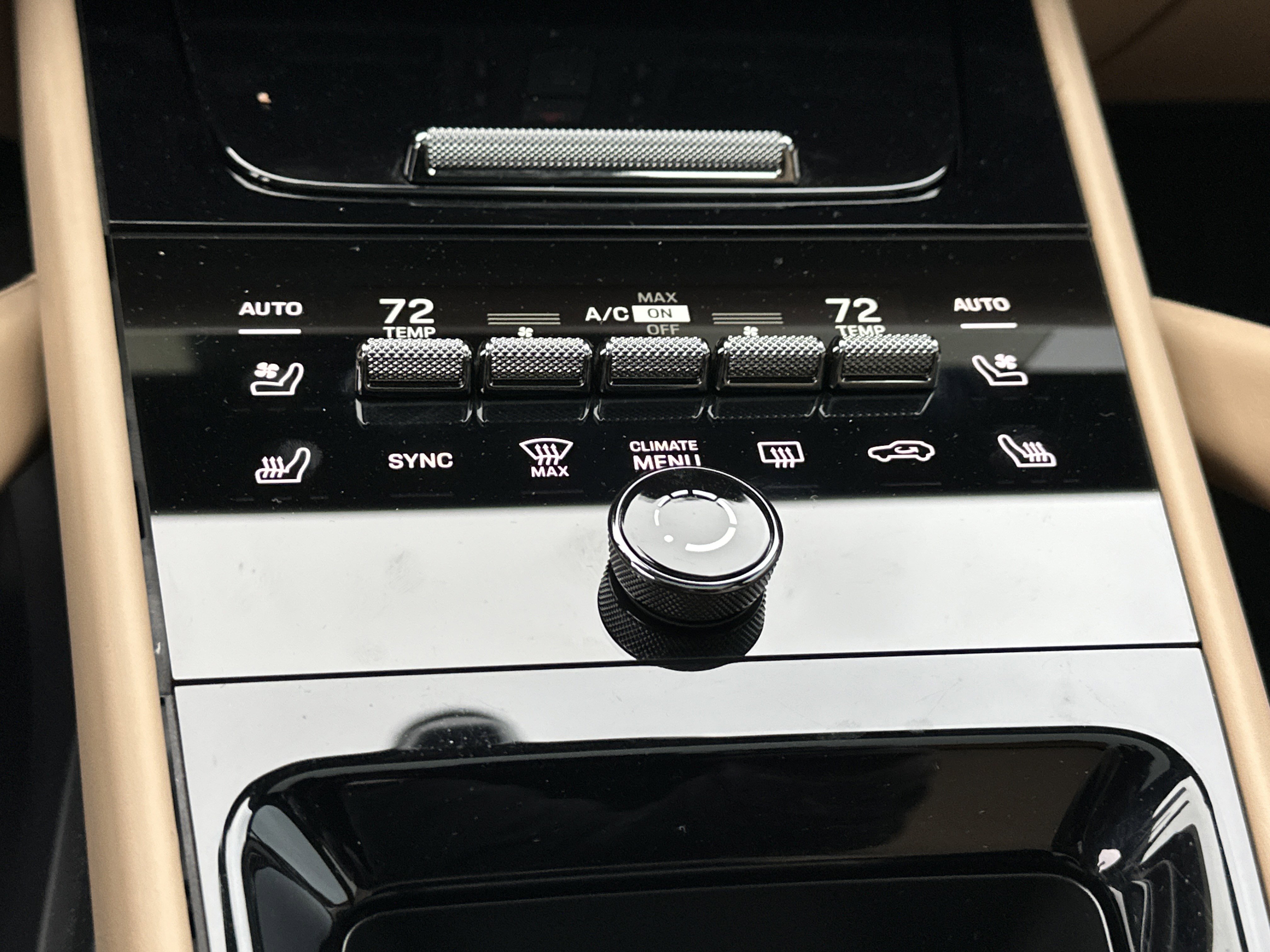 Used 2024 Porsche Cayenne Coupe image 33