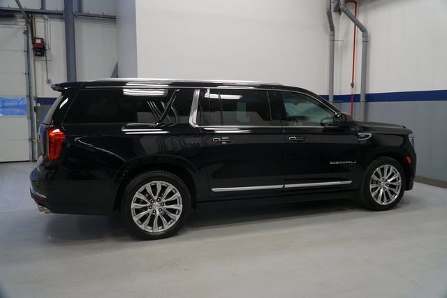 Used 2024 GMC Yukon XL Denali w/ Denali Reserve Package image 7