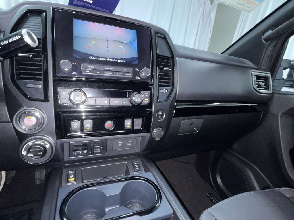 Used 2023 Nissan Titan SV w/ SV Convenience Package image 13