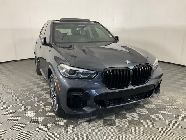 Used 2022 BMW X5 xDrive45e w/ M Sport Package AWD/4WD image 3