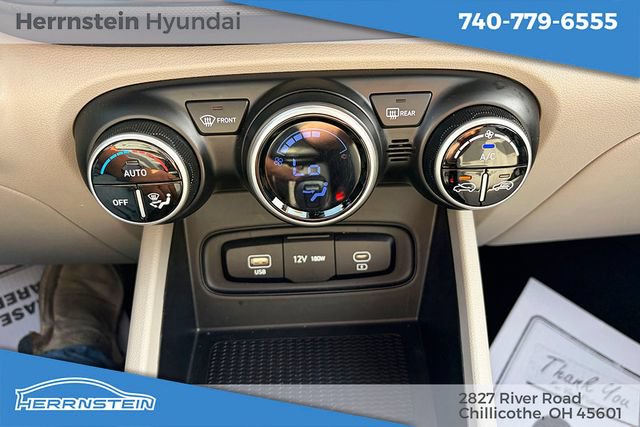 Used 2024 Hyundai Venue SEL FWD image 20