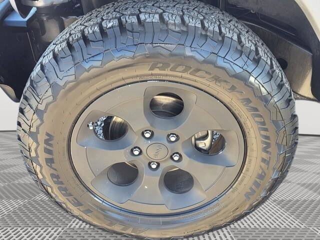 Used 2012 Jeep Wrangler Sahara image 12