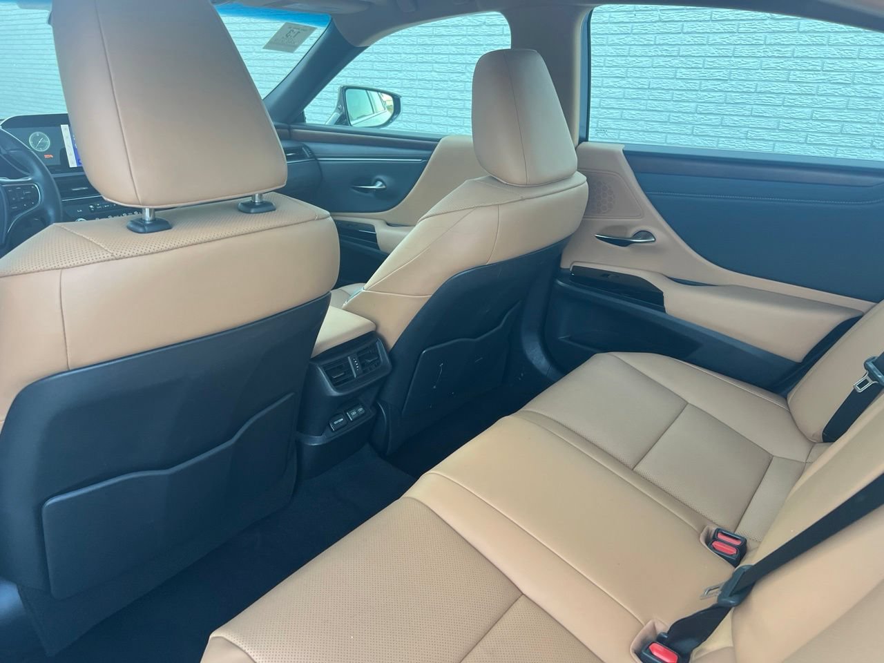 Used 2024 Lexus ES 300h w/ Premium Package FWD image 15