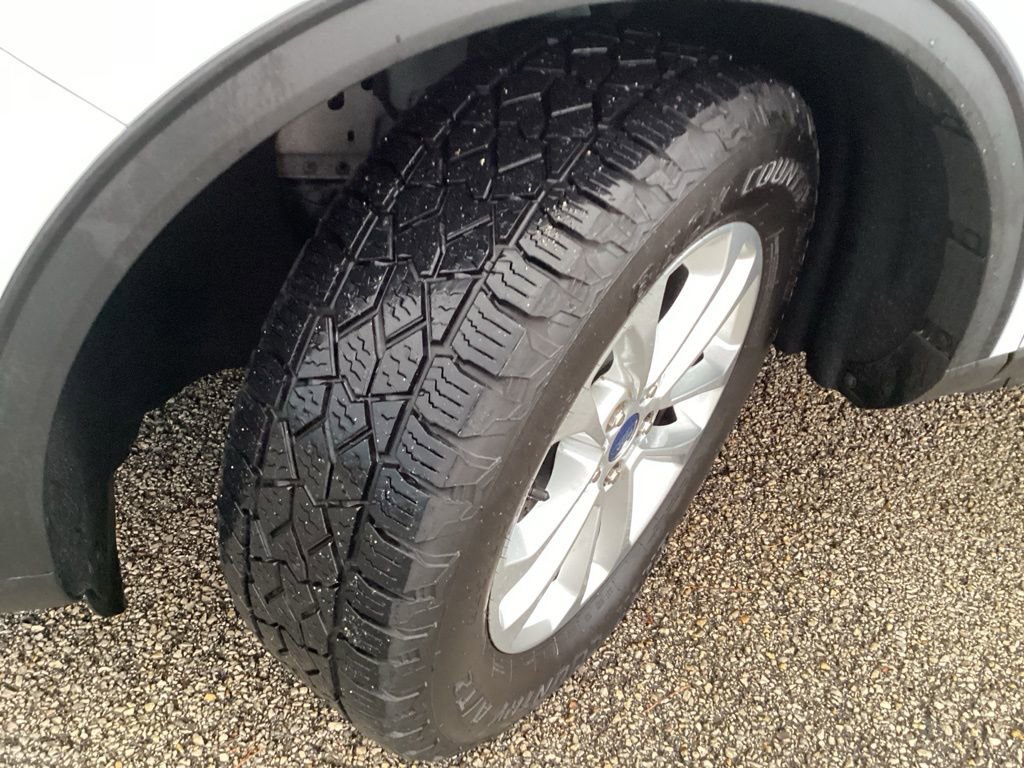 Used 2022 Ford Escape SE w/ Convenience Package image 16