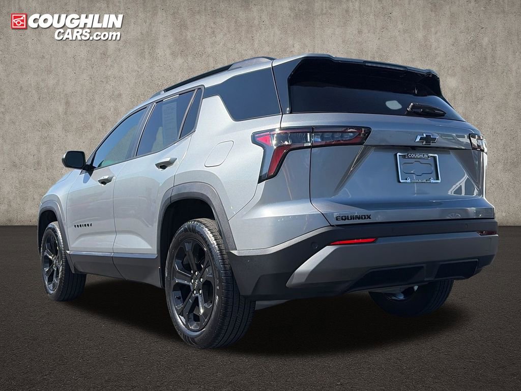 Used 2025 Chevrolet Equinox LT w/ Midnight Edition FWD image 5