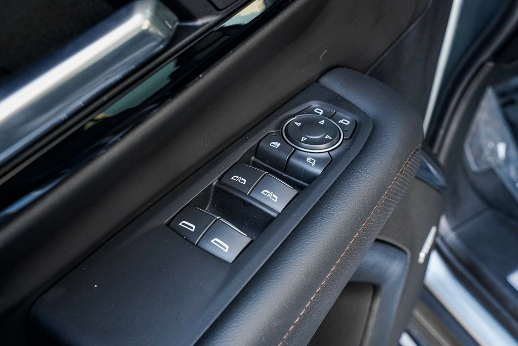 Used 2025 Chevrolet Tahoe High Country image 12