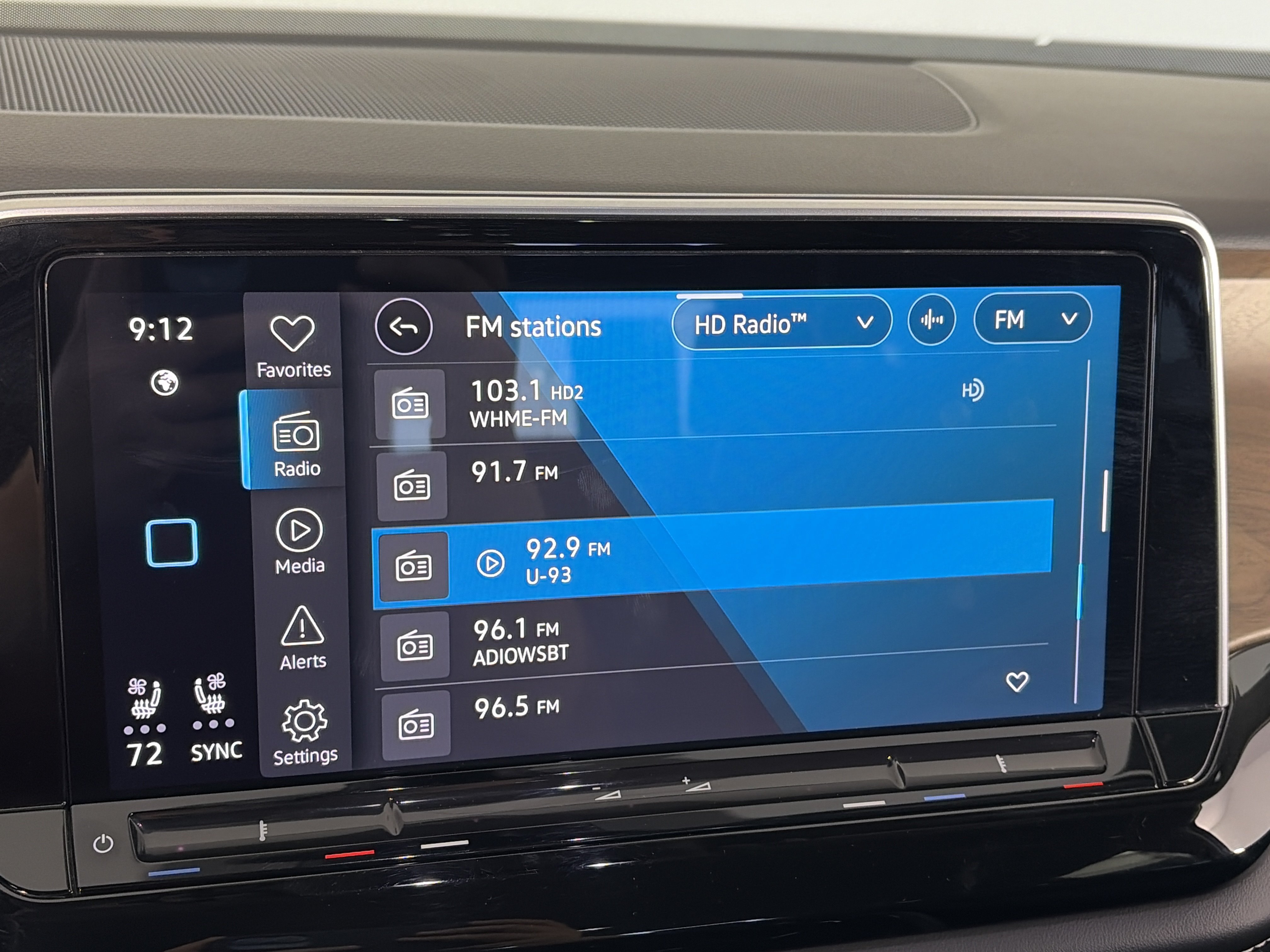 Used 2024 Volkswagen Atlas SE AWD/4WD image 21