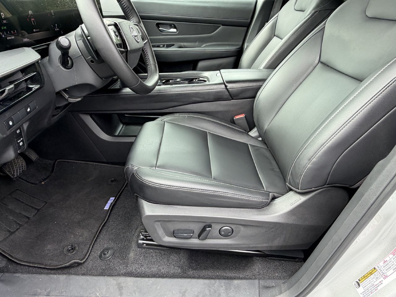 Certified 2025 Nissan Murano SV FWD image 17