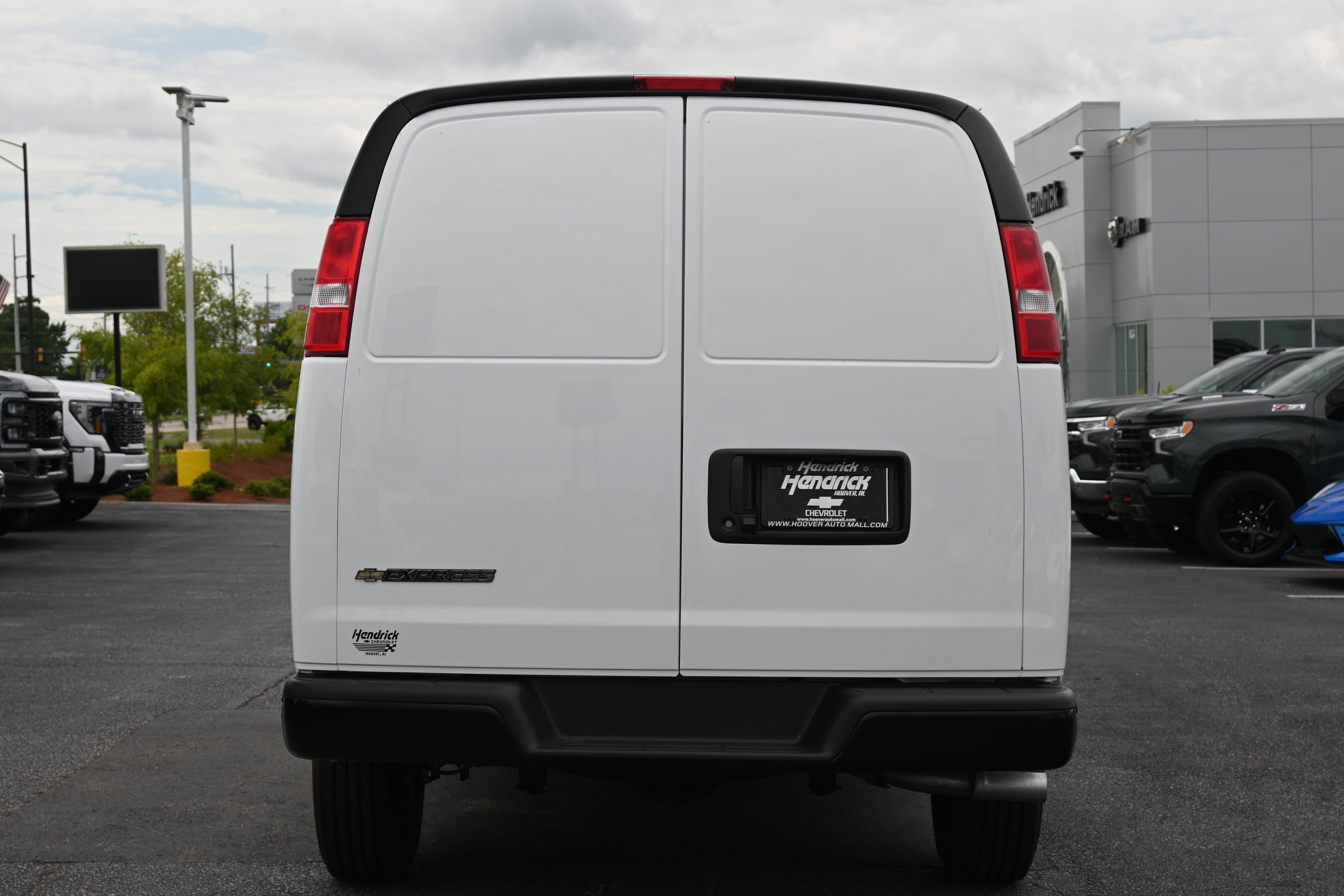 New 2025 Chevrolet Express 2500 w/ Driver Convenience Package RWD image 9