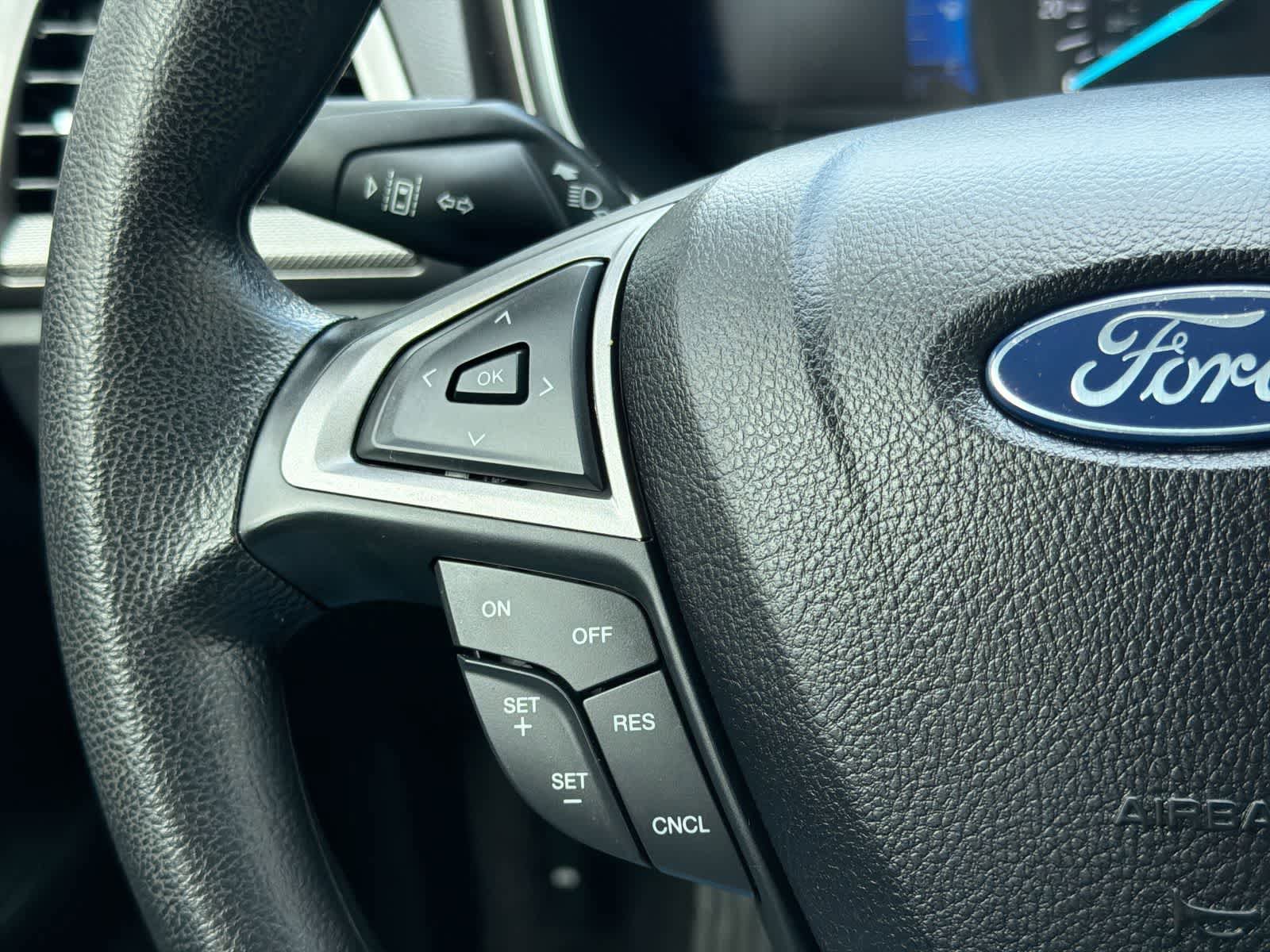 Used 2020 Ford Fusion SE FWD image 24