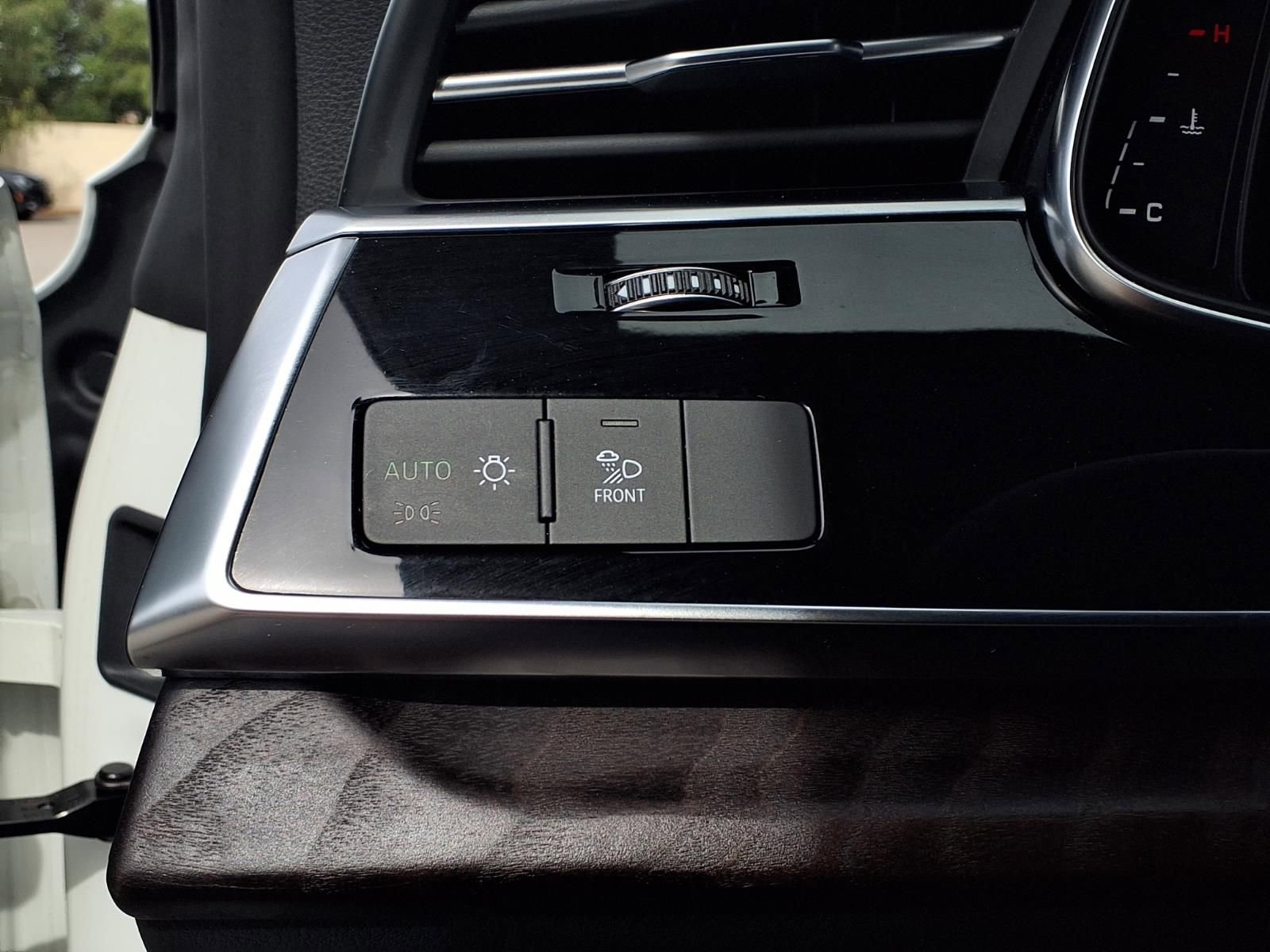 Used 2021 Audi Q8 Premium w/ Black Optic Package image 14