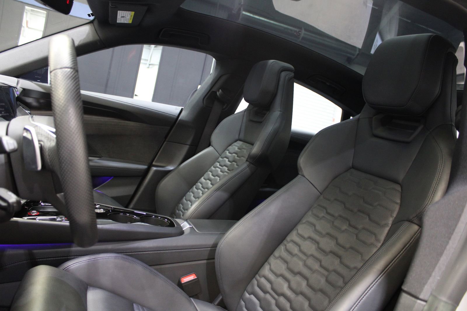 Used 2023 Audi e-tron GT Prestige AWD/4WD image 25