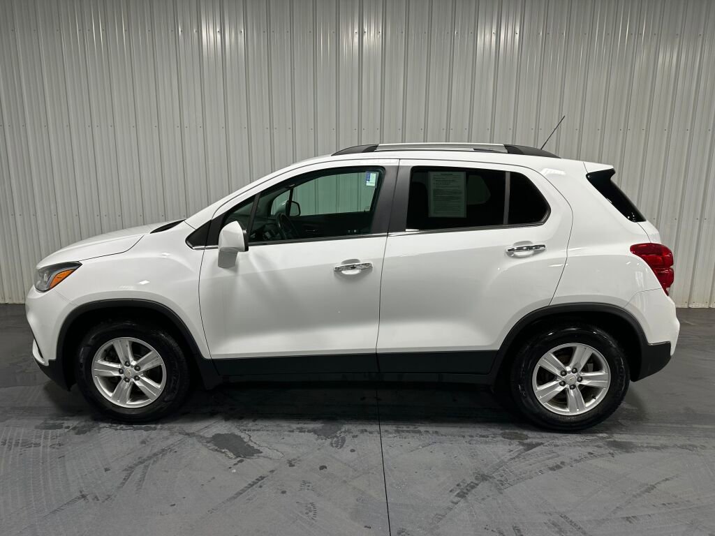 Used 2019 Chevrolet Trax LT w/ LT Convenience Package FWD image 4