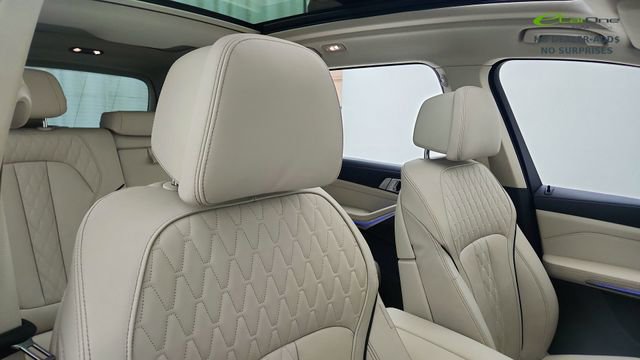 Used 2024 BMW X7 xDrive40i w/ Parking Assistance Package AWD/4WD image 23